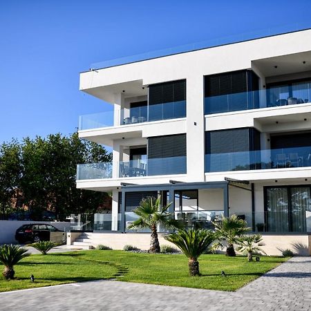 Crowonder Apartments & Rooms Oaza With Heated Swimming Pool And Sauna Turanj Exterior photo