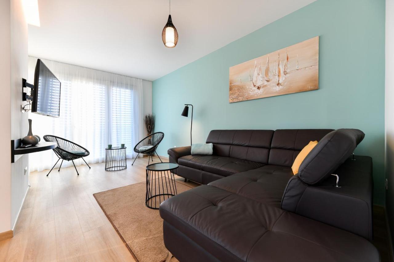 Crowonder Apartments & Rooms Oaza With Heated Swimming Pool And Sauna Turanj Exterior photo