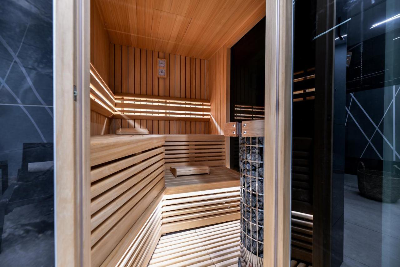 Crowonder Apartments & Rooms Oaza With Heated Swimming Pool And Sauna Turanj Exterior photo