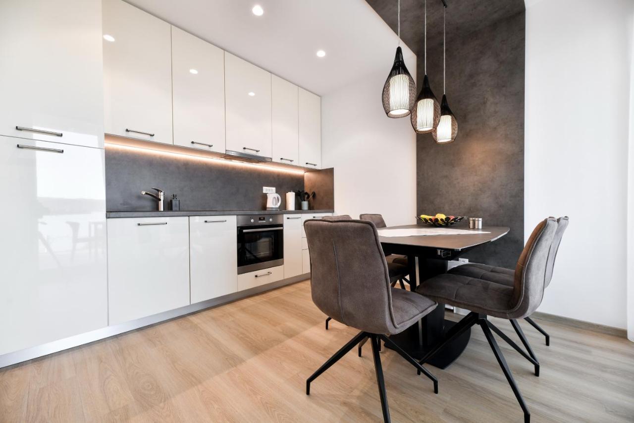 Crowonder Apartments & Rooms Oaza With Heated Swimming Pool And Sauna Turanj Exterior photo