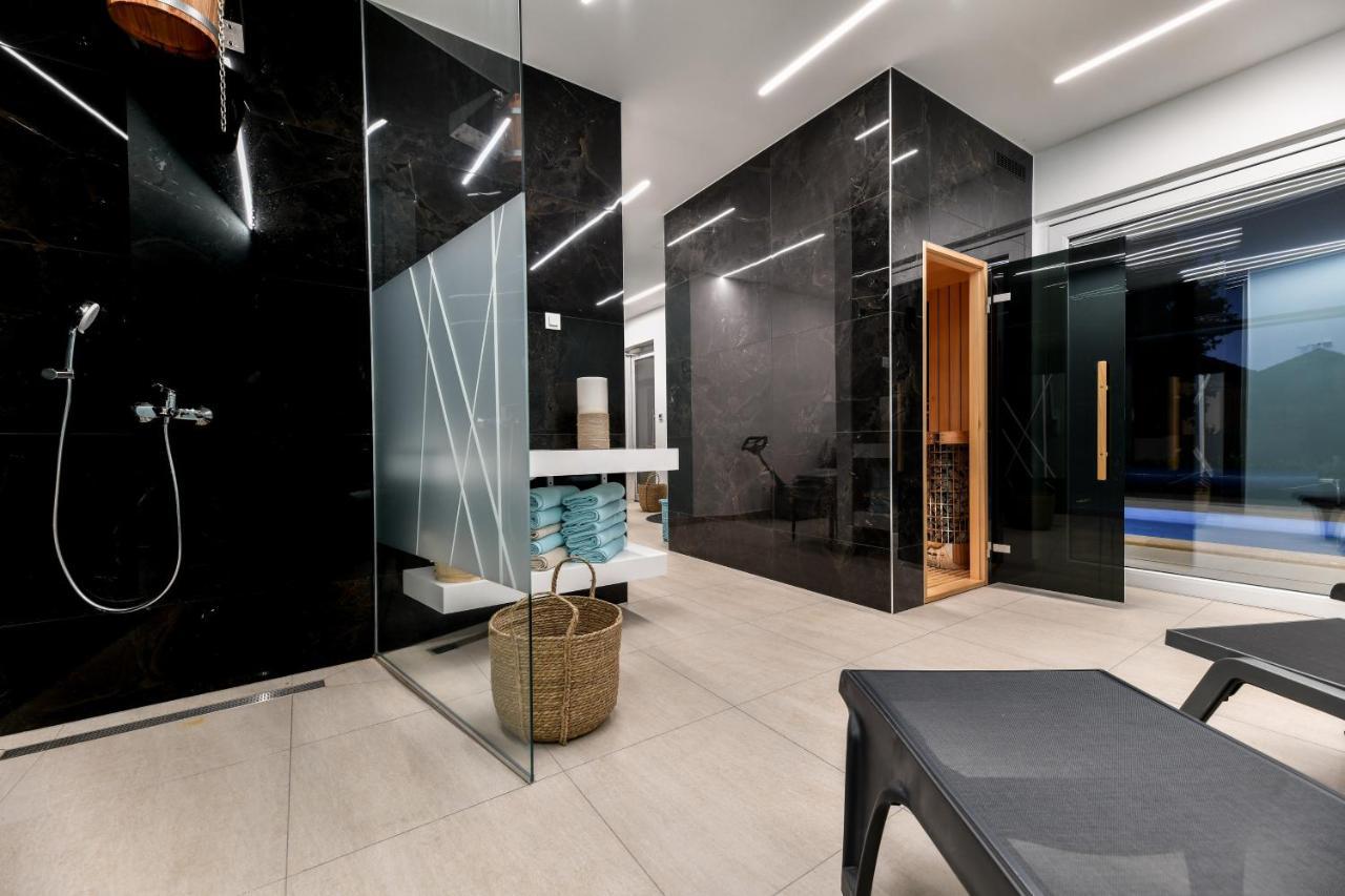 Crowonder Apartments & Rooms Oaza With Heated Swimming Pool And Sauna Turanj Exterior photo