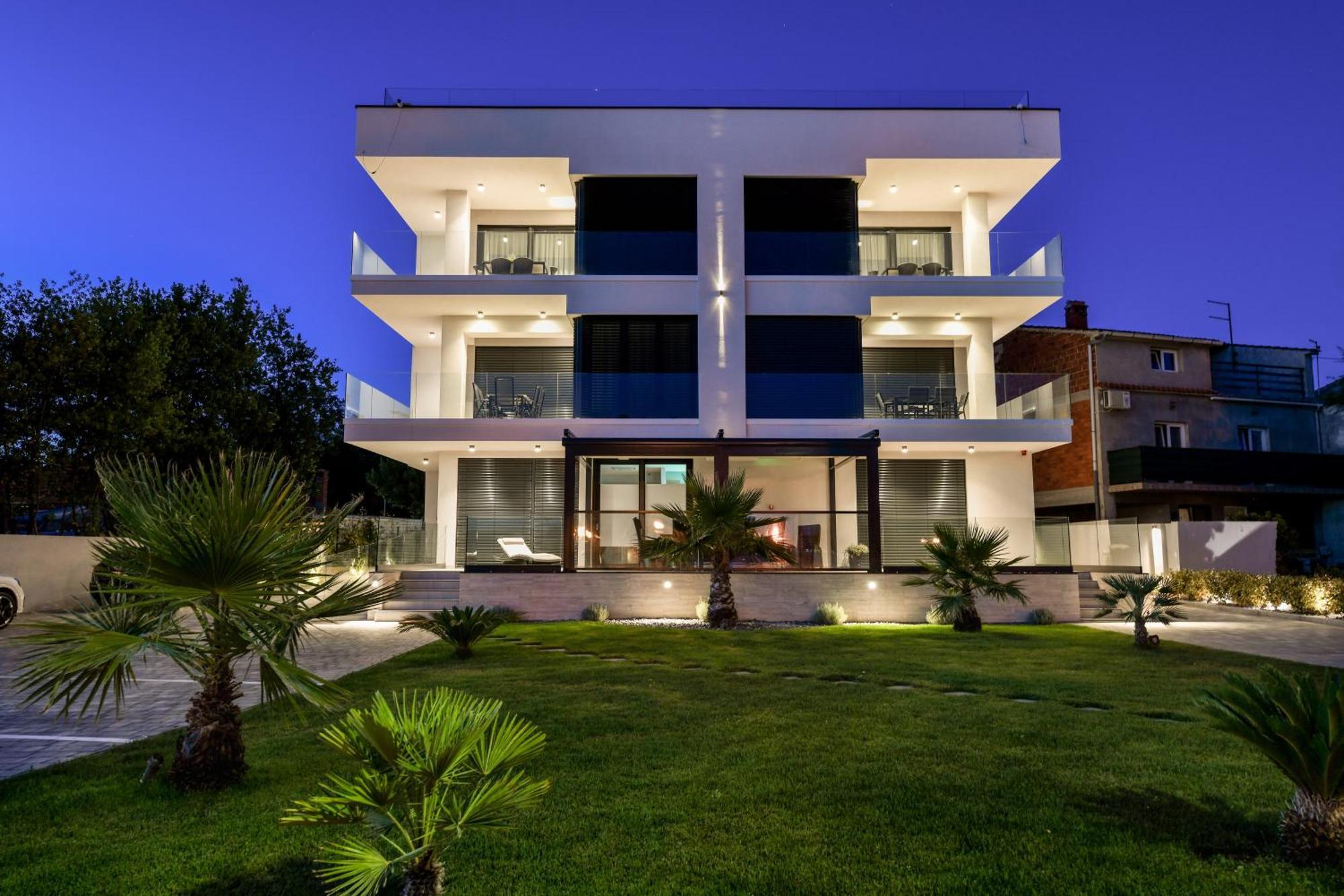 Crowonder Apartments & Rooms Oaza With Heated Swimming Pool And Sauna Turanj Exterior photo