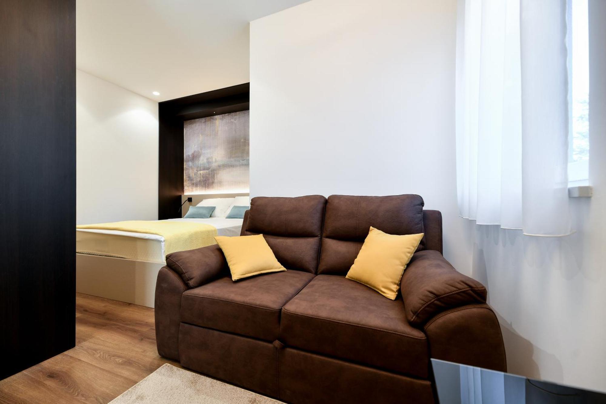 Crowonder Apartments & Rooms Oaza With Heated Swimming Pool And Sauna Turanj Exterior photo