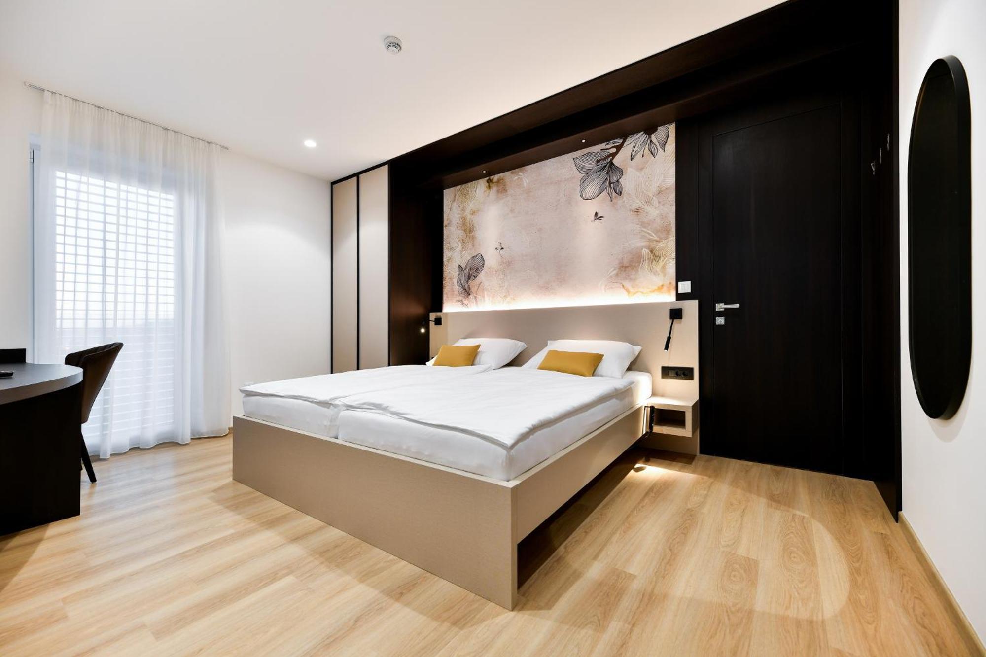 Crowonder Apartments & Rooms Oaza With Heated Swimming Pool And Sauna Turanj Exterior photo